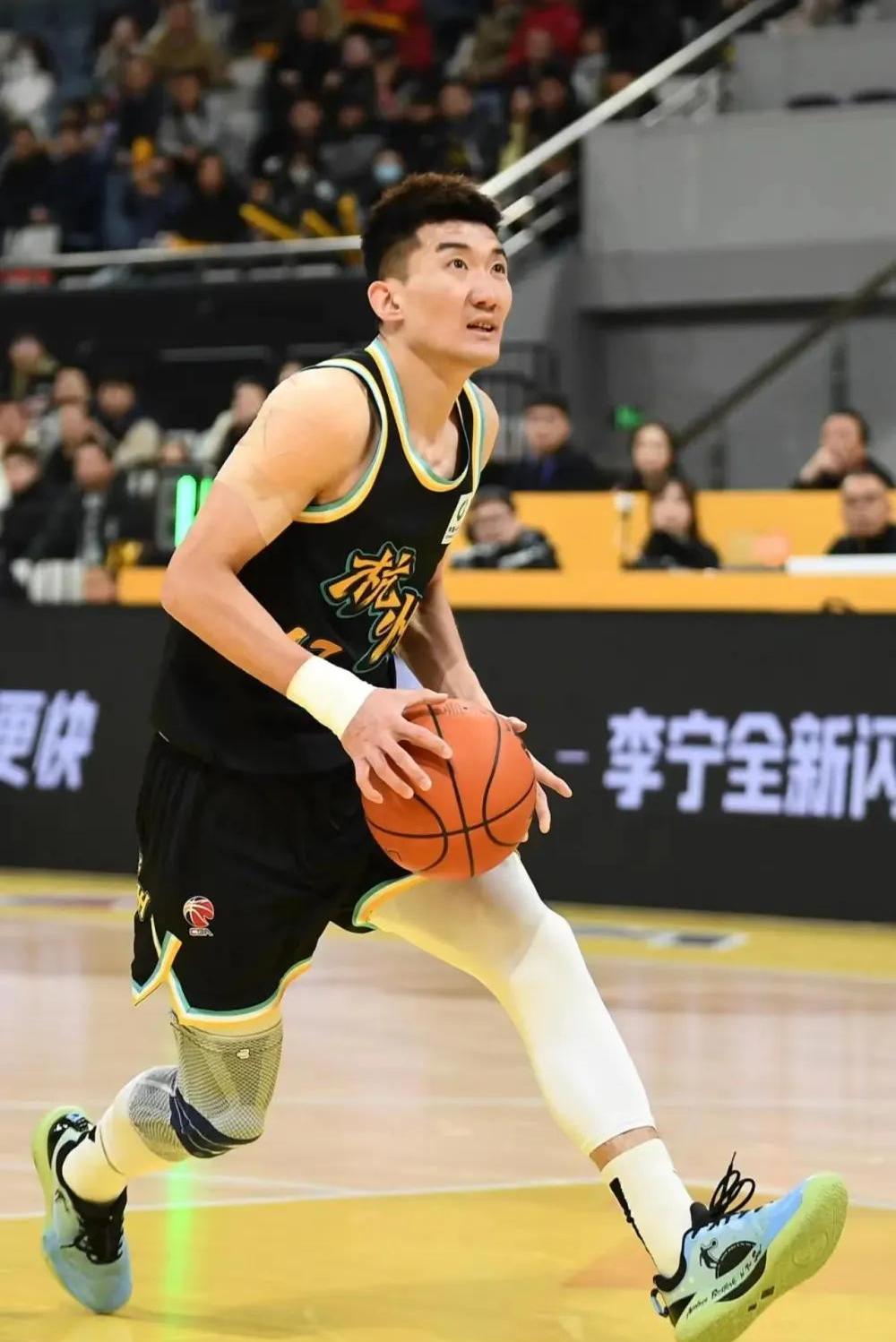 开云体育官网登录平台关于浙江队发布备战花絮，今晨防线松动，CBA季后赛任务艰巨，医务组通报恢复的信息